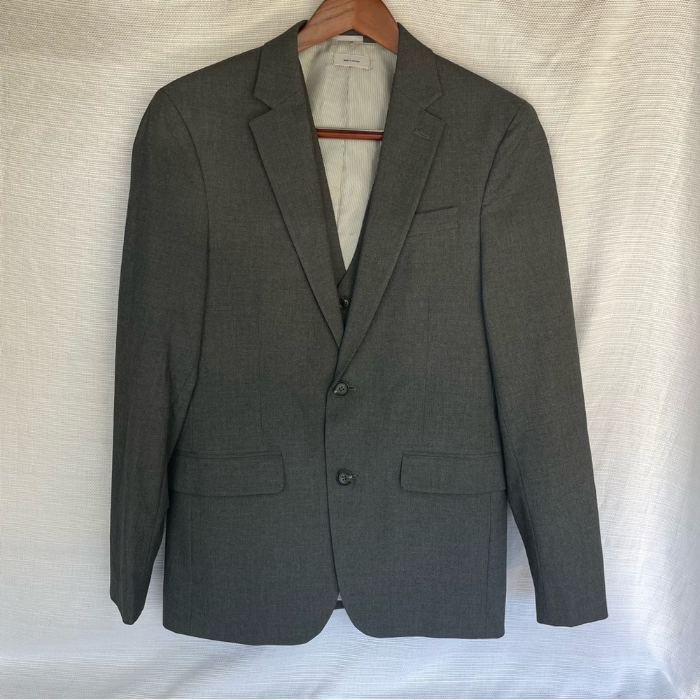JF J.Ferrar Men's Size 38R Grey Poly Blend Coat and Vest Slim Fit #0156
